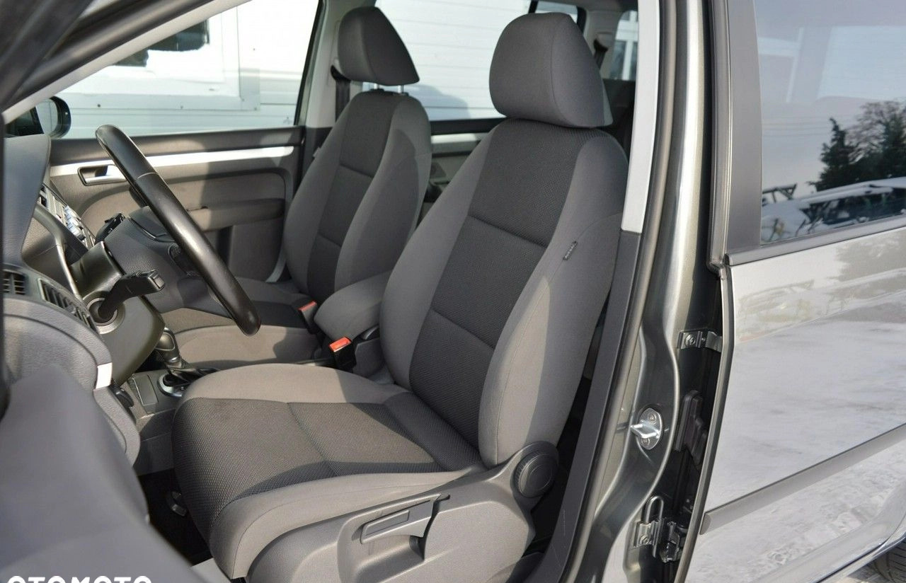 Volkswagen Touran cena 41900 przebieg: 215000, rok produkcji 2015 z Hrubieszów małe 781